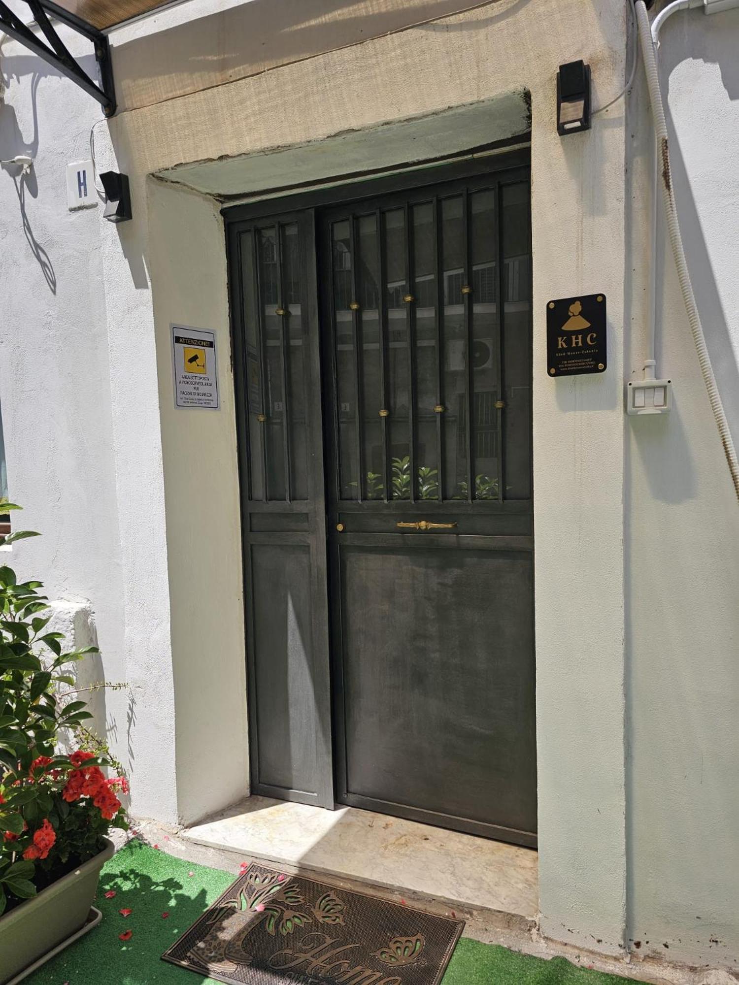 Kind House * Catania
